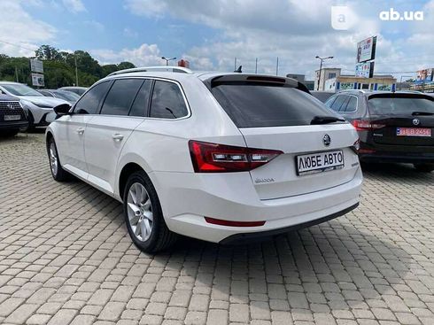 Skoda Superb 2019 - фото 5