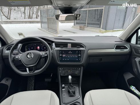 Volkswagen Tiguan 2019 черный - фото 22