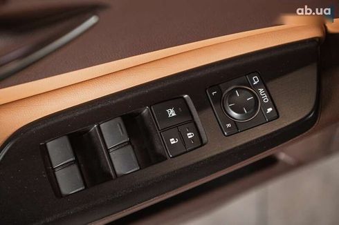 Lexus ES 2019 - фото 28