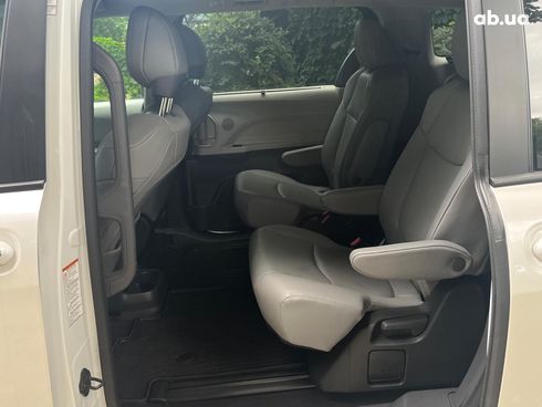 Toyota Sienna 2023 белый - фото 112