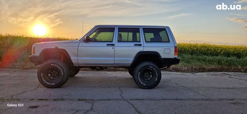 Jeep Cherokee 1998 серебристый - фото 6