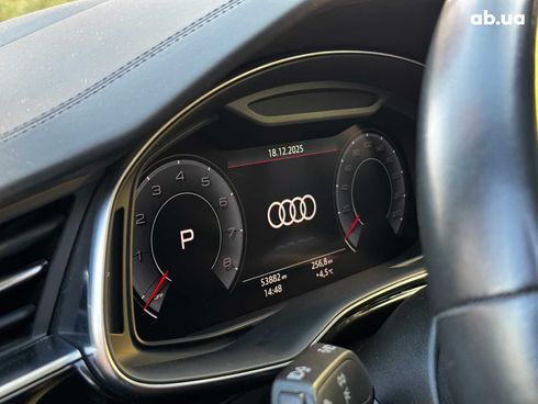 Audi Q8 2020 серый - фото 27
