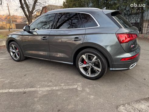 Audi SQ5 2018 серый - фото 17