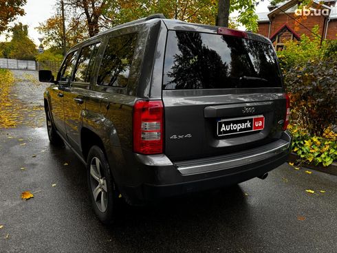 Jeep Patriot 2015 серый - фото 8