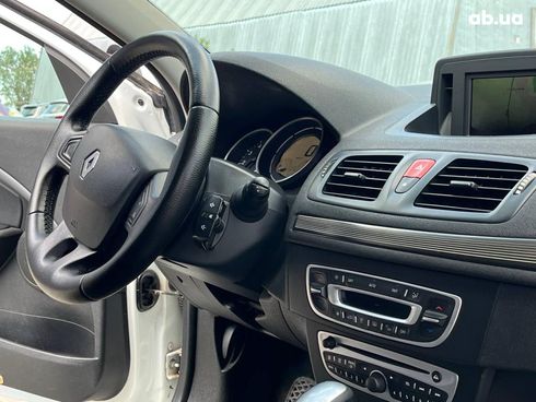 Renault Megane 2012 белый - фото 18