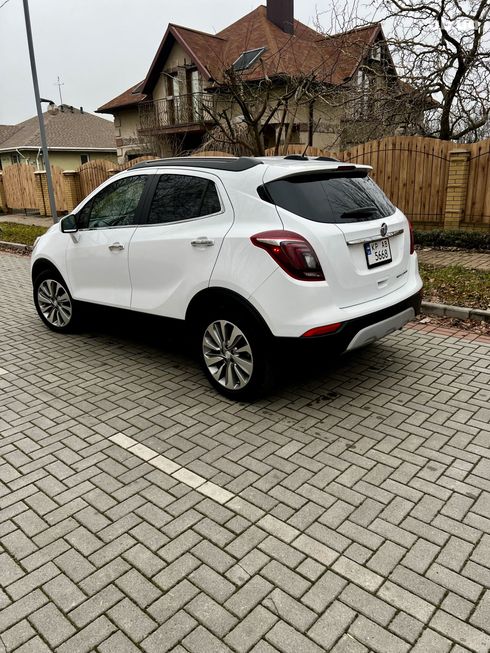 Buick Encore 2019 белый - фото 2