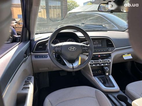 Hyundai Elantra 2019 - фото 15