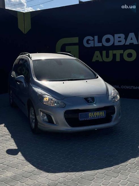 Peugeot 308 2011 - фото 3