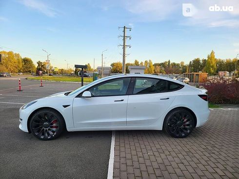 Tesla Model 3 2022 - фото 13