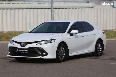 Toyota Camry 2019 - фото 3