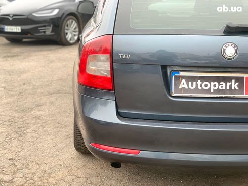 Skoda Octavia 2010 серый - фото 13