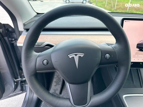 Tesla Model Y 2023 серый - фото 19