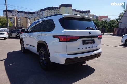 Toyota Sequoia 2023 - фото 7