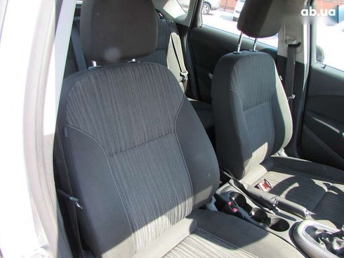 Opel Astra 2010 - фото 21