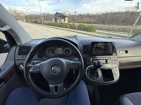 Volkswagen Multivan 2012 - фото 25