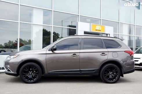 Mitsubishi Outlander 2017 - фото 26
