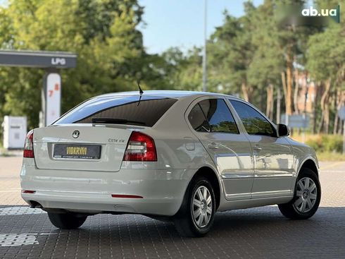 Skoda Octavia 2012 - фото 12
