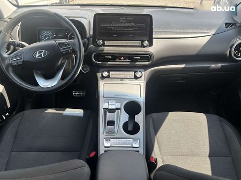Hyundai Kona Electric 2021 - фото 25