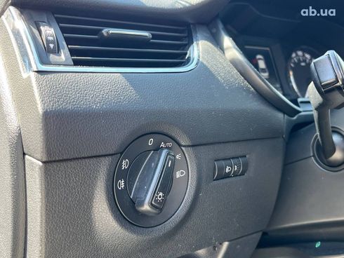 Skoda Octavia 2015 белый - фото 25