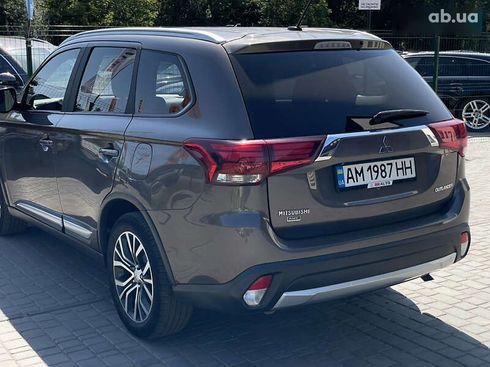Mitsubishi Outlander 2016 - фото 18