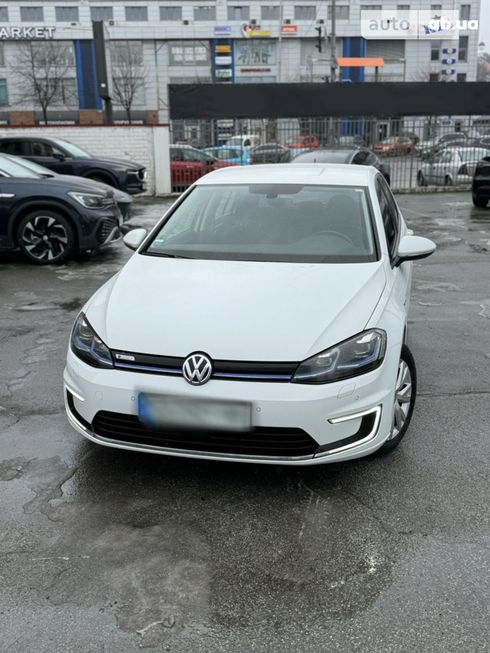Volkswagen e-Golf 2018 белый - фото 13
