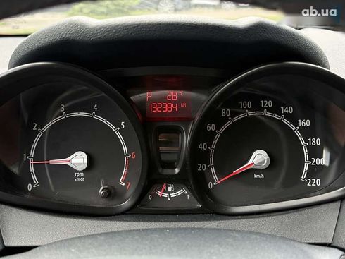 Ford Fiesta 2011 - фото 18