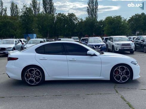 Alfa Romeo Giulia 2018 - фото 6