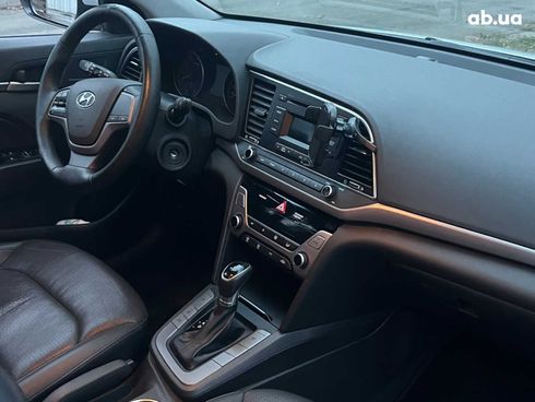 Hyundai Avante 2016 серый - фото 28