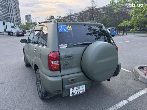 Toyota RAV4 2004 зеленый - фото 3