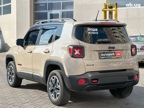 Jeep Renegade 2016 бежевый - фото 7