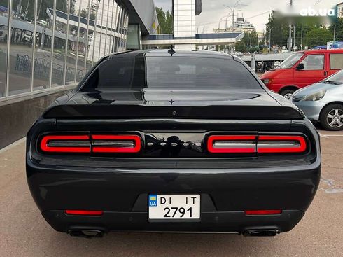 Dodge Challenger 2017 - фото 6