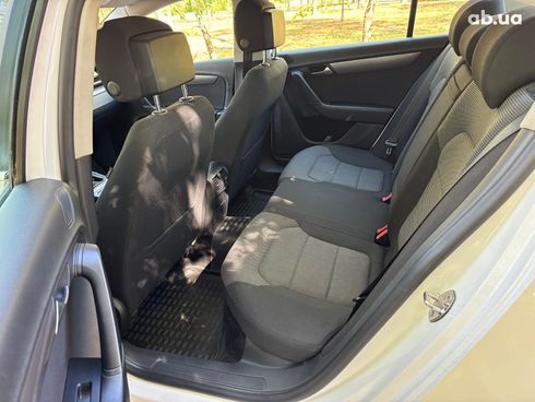 Volkswagen passat b7 2014 белый - фото 15