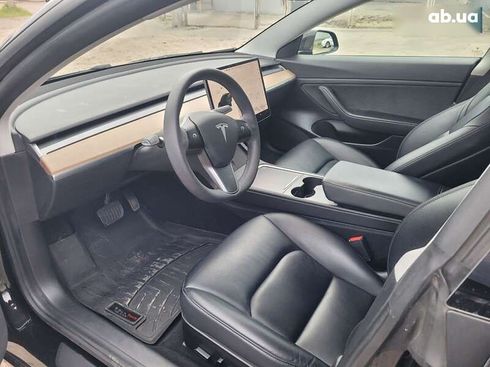 Tesla Model 3 2021 - фото 7
