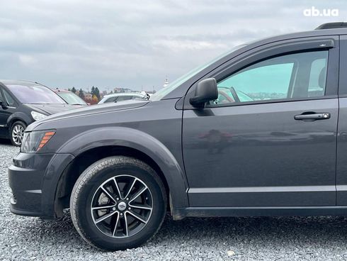 Dodge Journey 2018 серый - фото 8