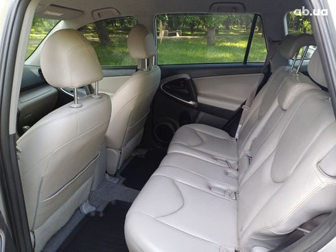 Toyota RAV4 2007 серебристый - фото 6