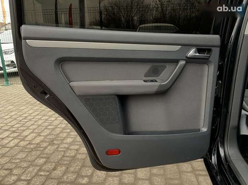 Volkswagen Touran 2011 - фото 26