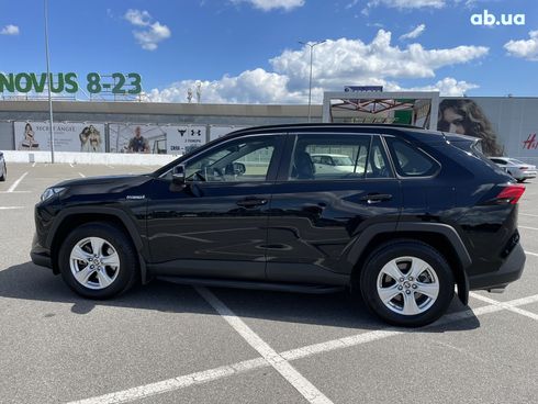 Toyota RAV4 Hybrid 2021 черный - фото 5