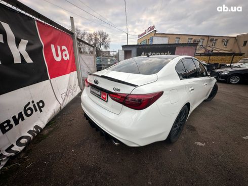 Infiniti Q50 2018 белый - фото 7