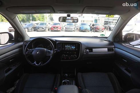 Mitsubishi Outlander 2016 - фото 10