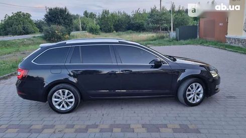 Skoda Octavia 2019 - фото 11