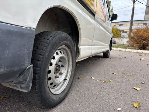 Toyota HiAce 2007 белый - фото 15