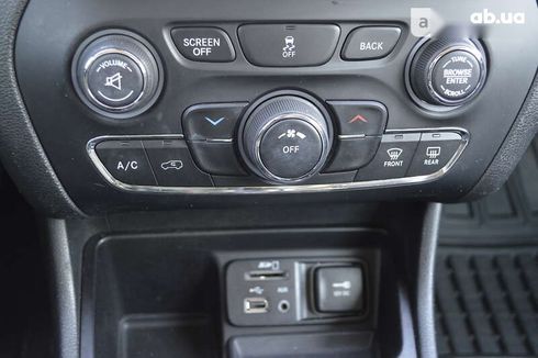 Jeep Cherokee 2015 - фото 17