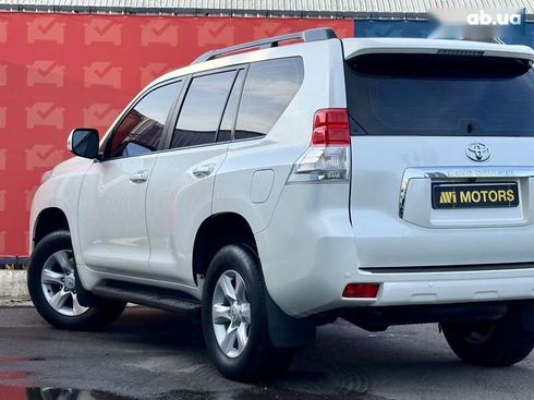 Toyota Land Cruiser Prado 2013 - фото 17