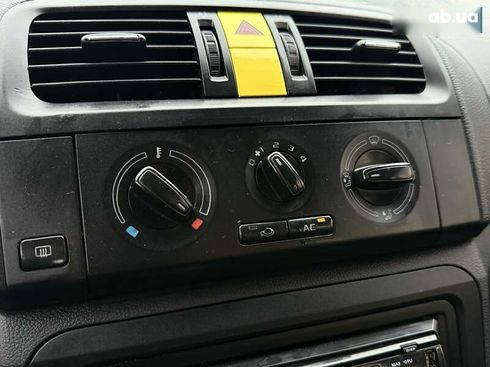 Skoda Fabia 2012 - фото 21