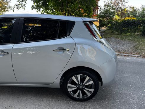 Nissan Leaf 2016 серый - фото 11