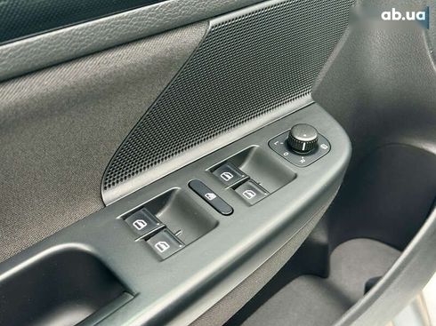 Volkswagen Golf 2010 - фото 11