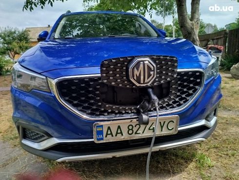 MG ZS EV 2020 синий - фото 14