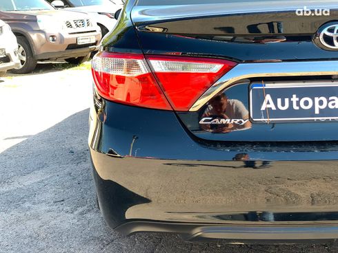 Toyota Camry 2017 черный - фото 12