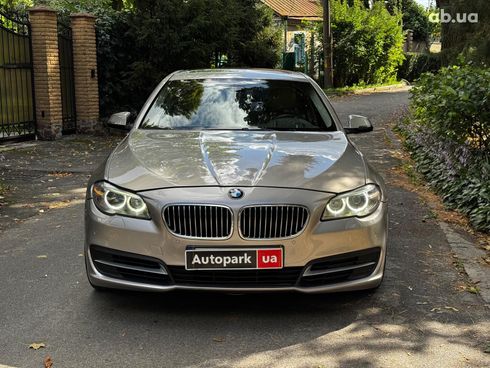 BMW 5 серия 2013 серый - фото 2