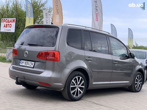 Volkswagen Touran 2011 - фото 13